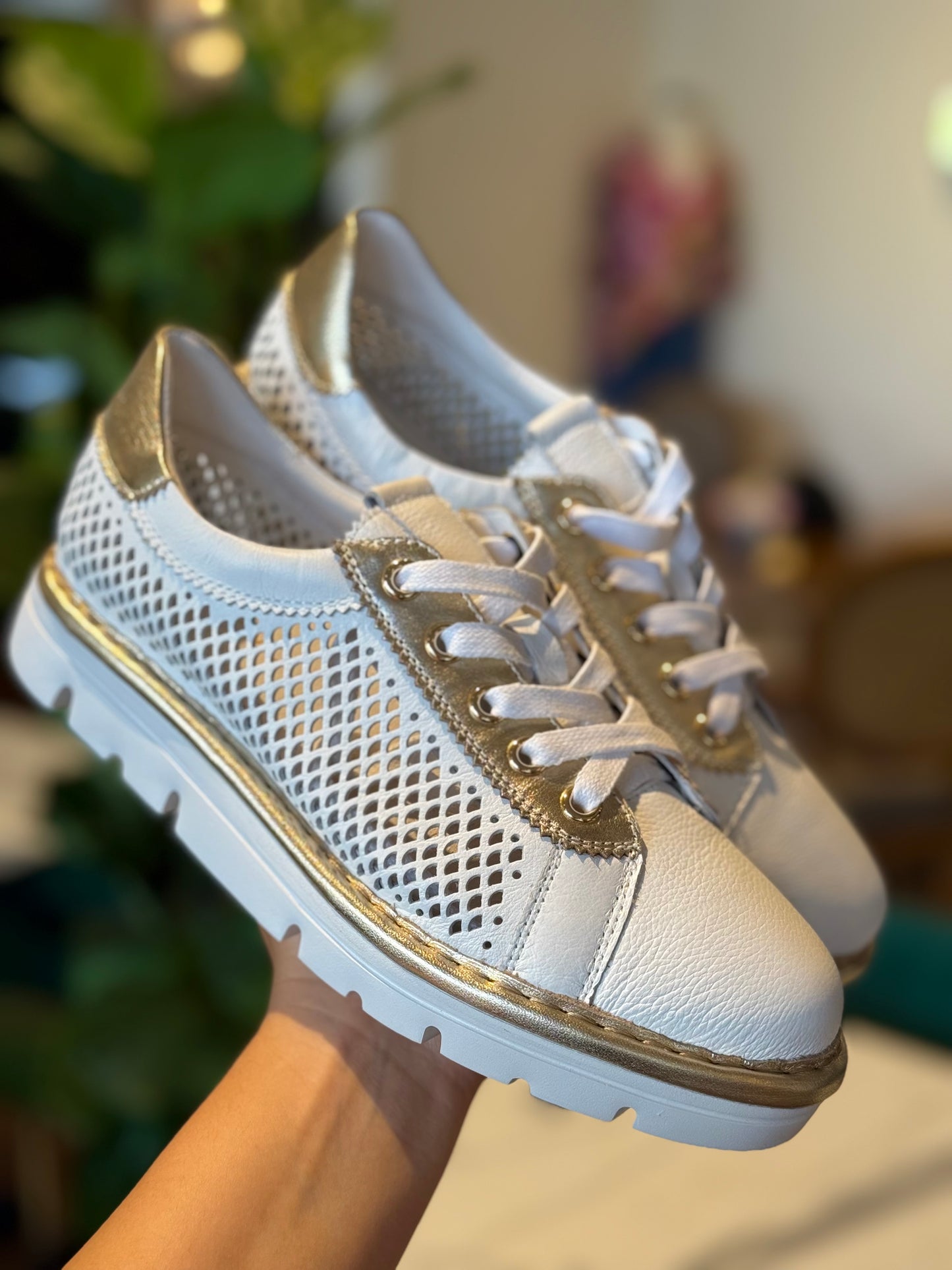 Top End Exra Pale Gold - White Sneakers