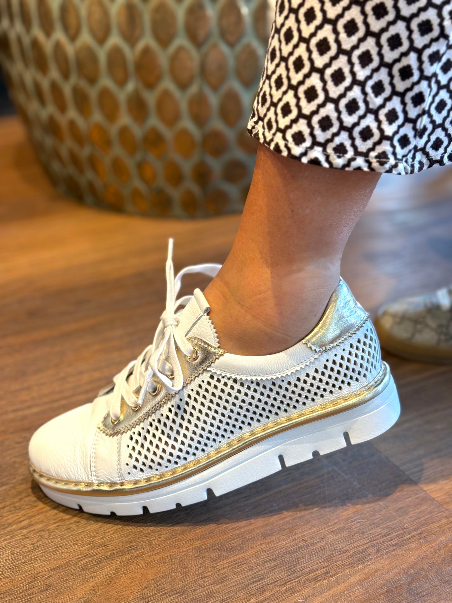 Top End Exra Pale Gold - White Sneakers