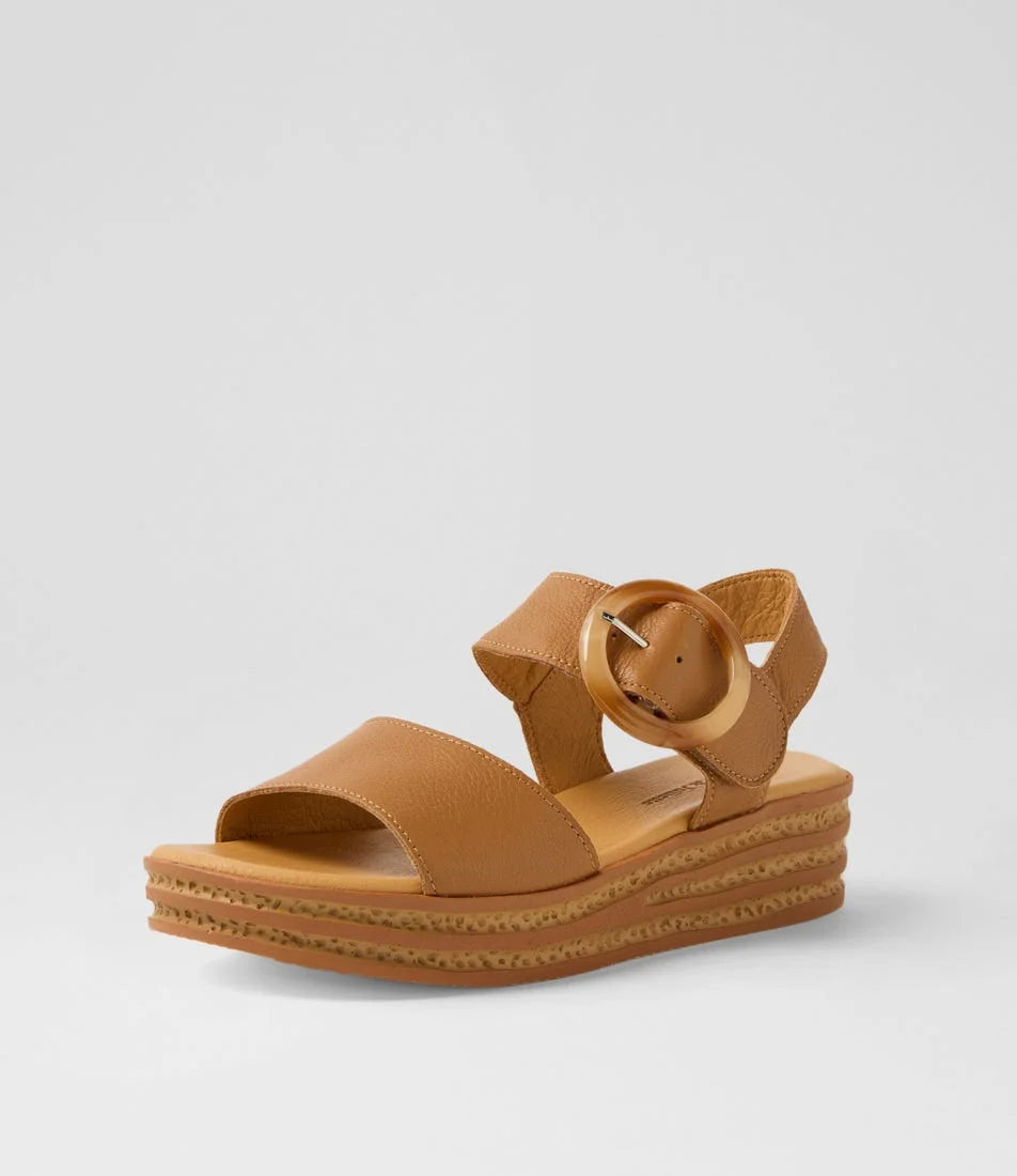 Django & Juliette Cubbie Dark Tan Leather