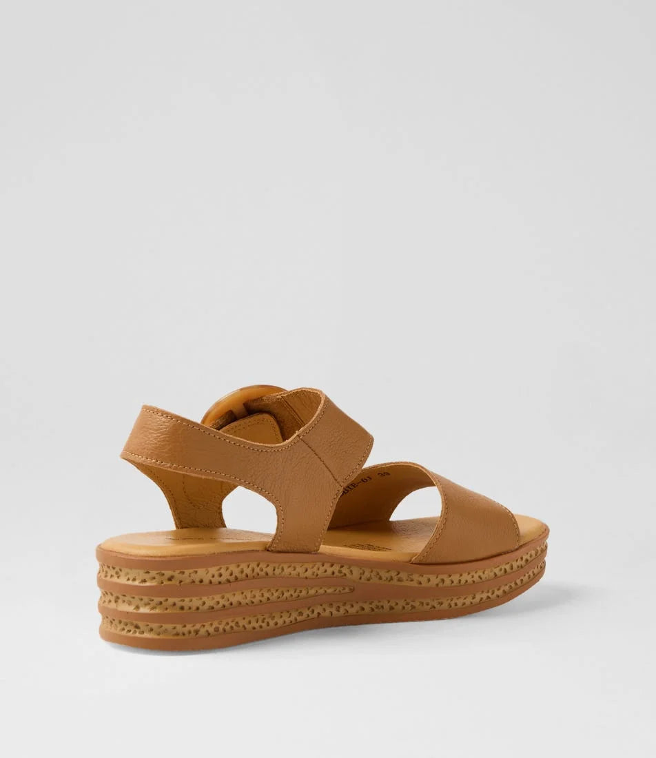 Django & Juliette Cubbie Dark Tan Leather