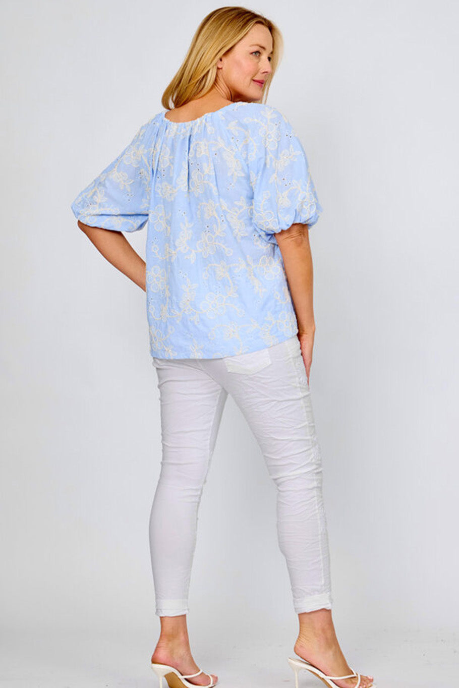 La Strada White Embroidered Flower Pants