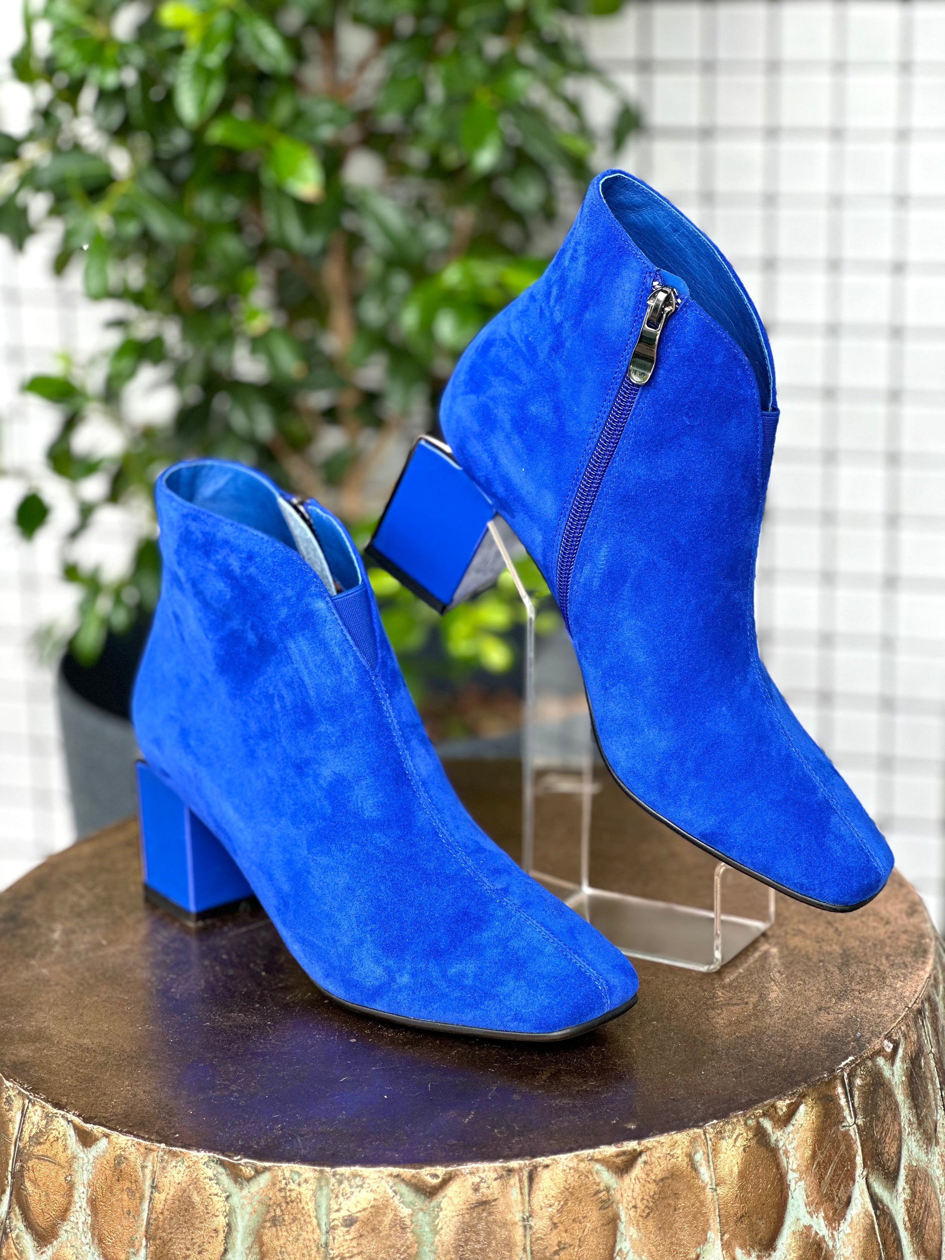 Cobalt blue 2025 suede booties