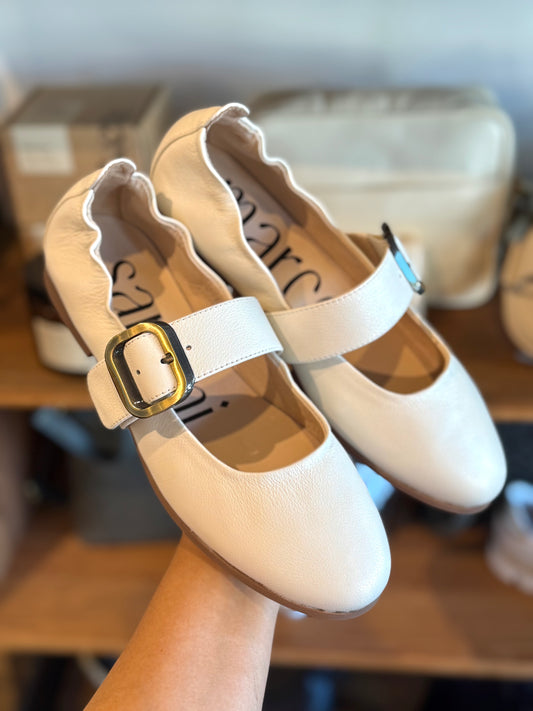 SIZE 11 / Marco Santini Pickle Ivory Ballet Flats