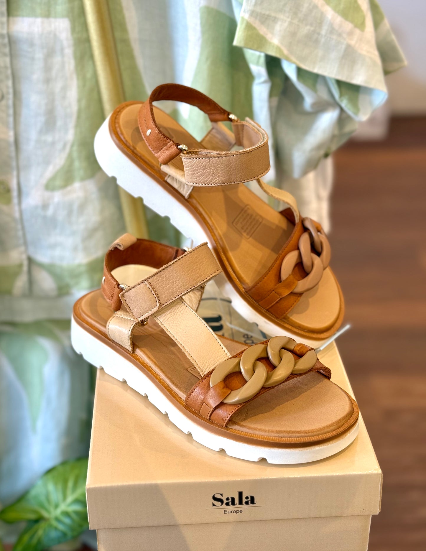 Sala Europe Chain Sandals - Camel Combo