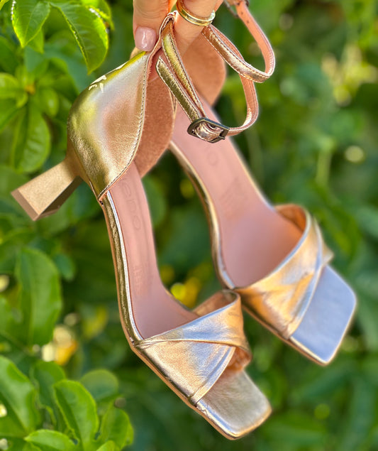 Bueno Tegan Rose Gold Metallic Heel