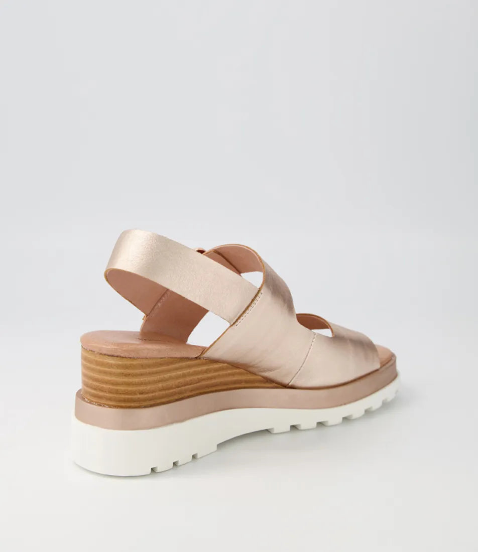 Django & Juliette Barmer Champagne Leather Sandals