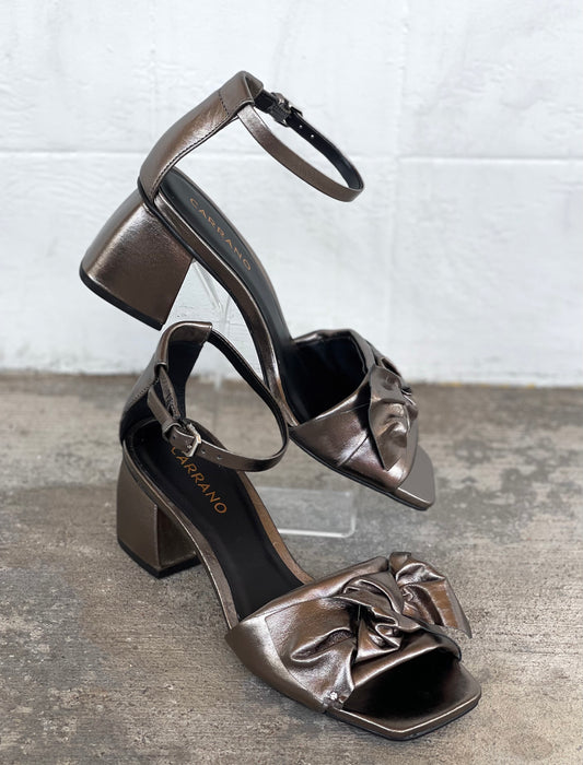 Size 6/ Carrano Pewter Metal Heels